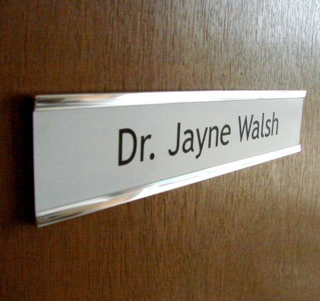Interchangeable door sign