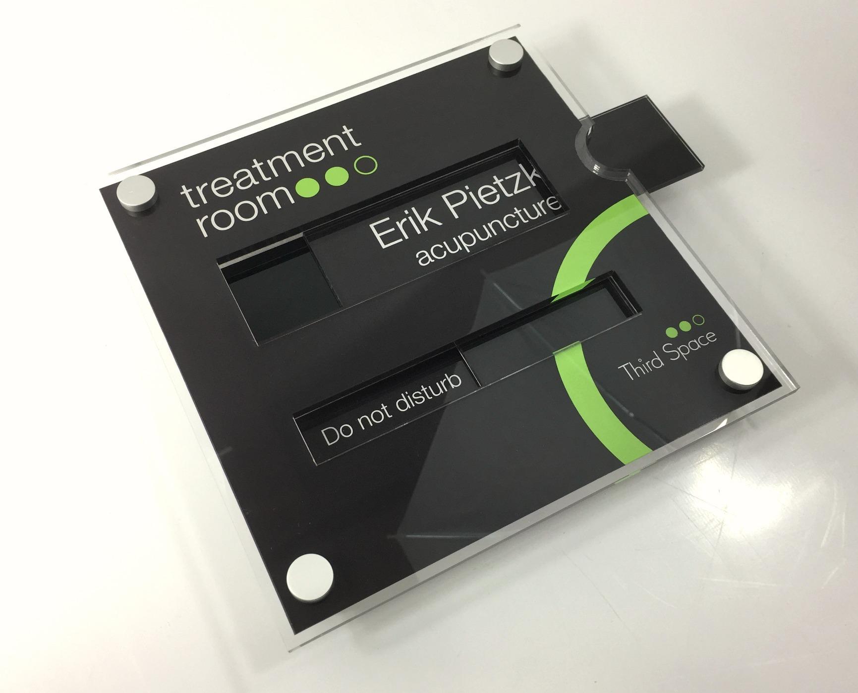 Interchangeable Perspex Signs - Image 6