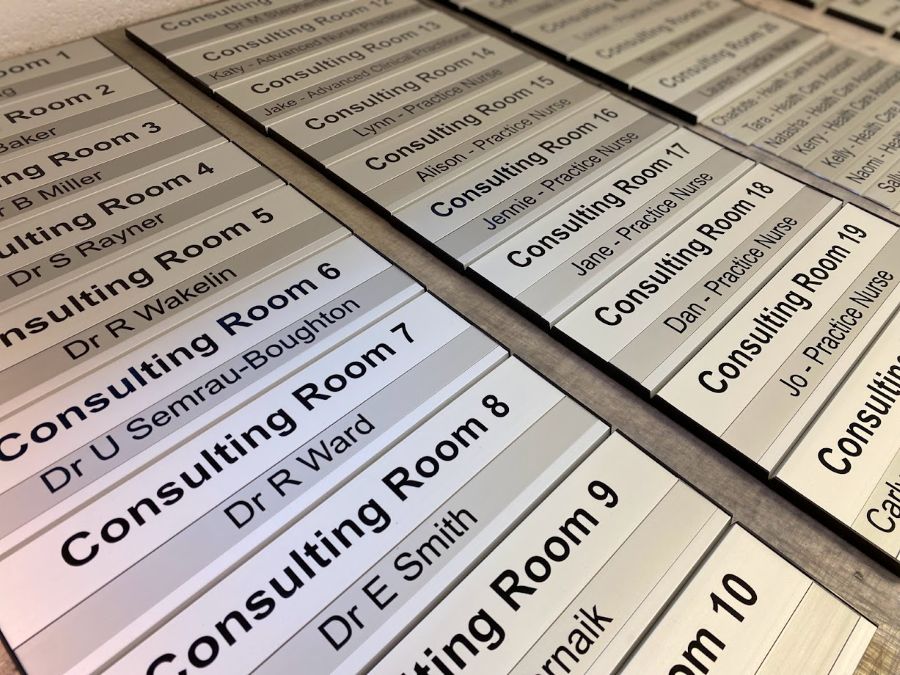 changeable aluminium door signs for doctor surgeries