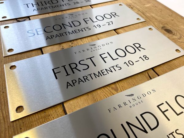 apartment-block-floor-level-stainless-steel-etched-signs-with-black-lettering